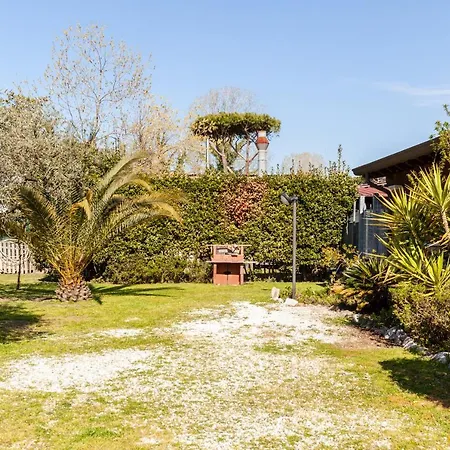 Casina Del Glicine * Massa (Tuscany)