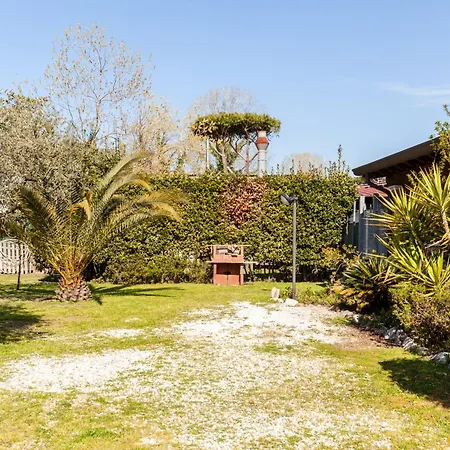 Casina Del Glicine Massa (Tuscany)